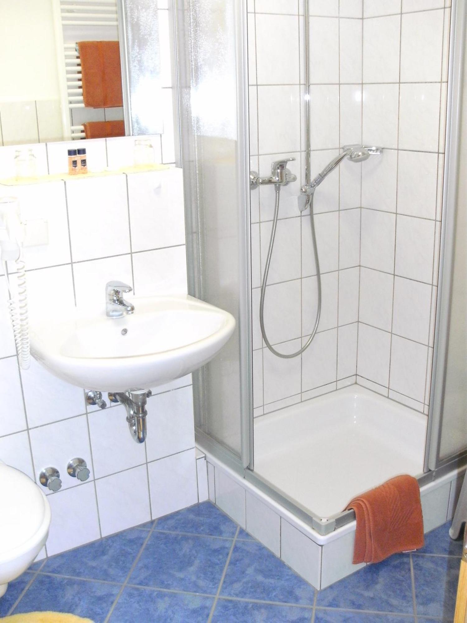 Weinhotel Hubertus Garni Клоттен Экстерьер фото