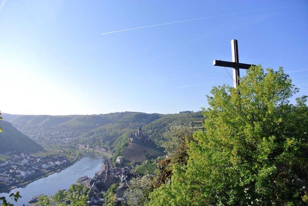Weinhotel Hubertus Garni Клоттен Экстерьер фото