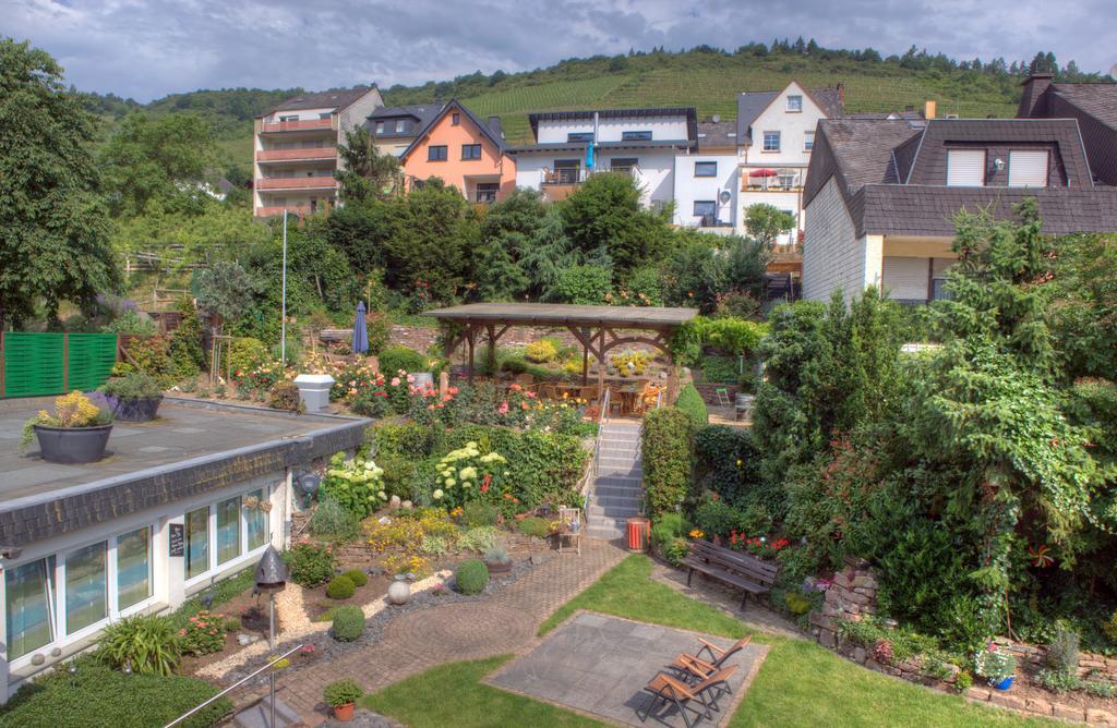 Weinhotel Hubertus Garni Клоттен Экстерьер фото