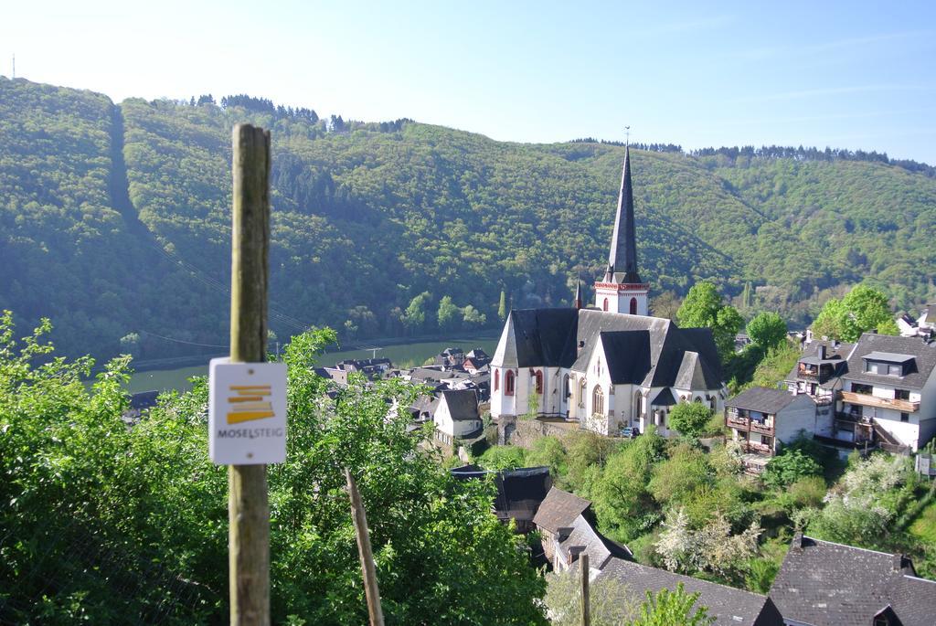 Weinhotel Hubertus Garni Клоттен Экстерьер фото