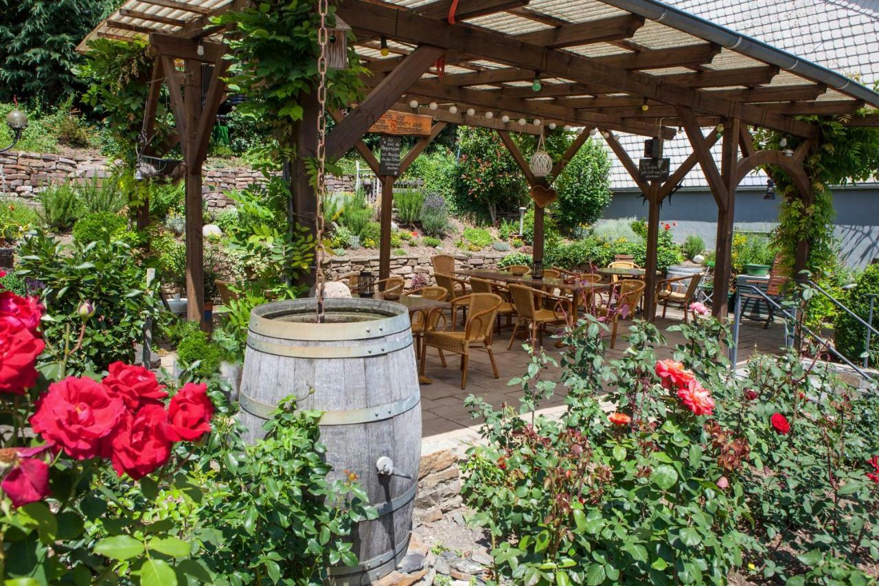 Weinhotel Hubertus Garni Клоттен Экстерьер фото